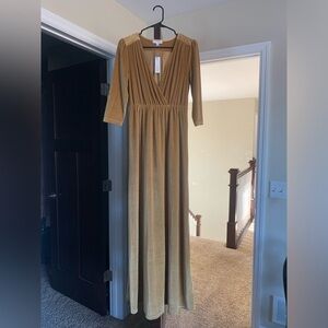 Women’s Baltic Born velvet maxi dress size M. BNWT.